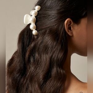 J Crew Elegant Pearl Hair Clip
